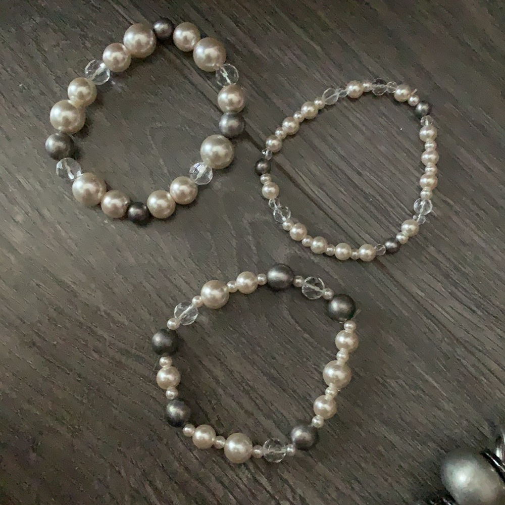 Jewelry Lot 5 bracelets - Picture 2 of 7